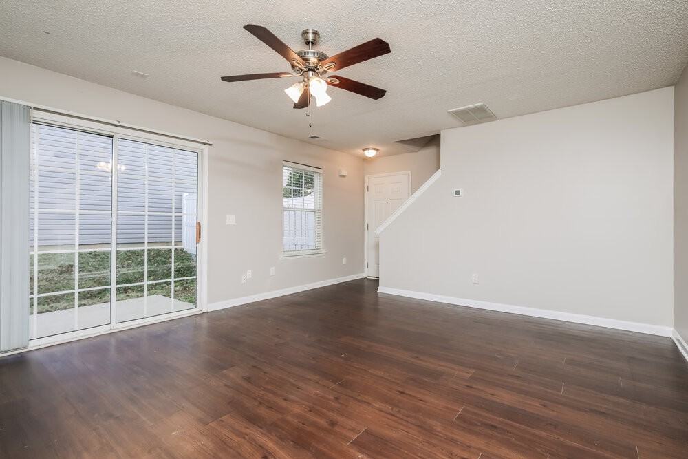 3216 Marcony Way - Photo 5 of 17