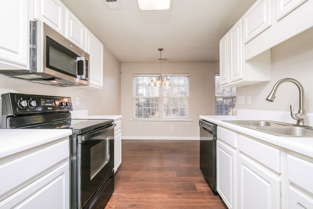 3216 Marcony Way - Photo 7 of 17