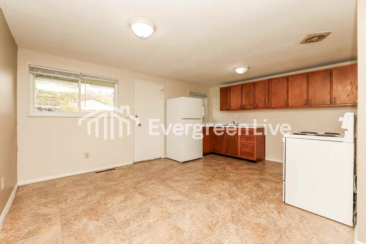 6712 Hubbard Dr - Photo 4 of 15