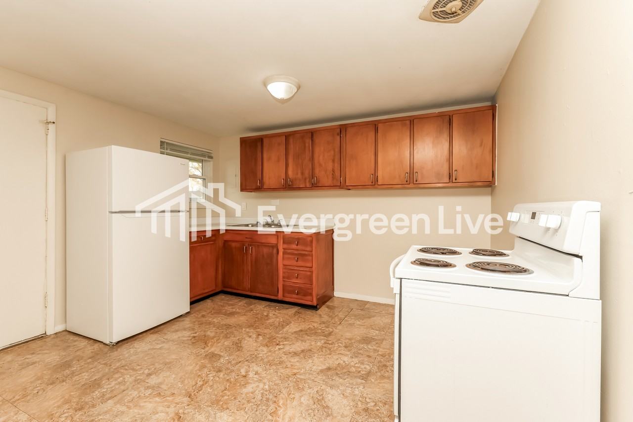 6712 Hubbard Dr - Photo 5 of 15