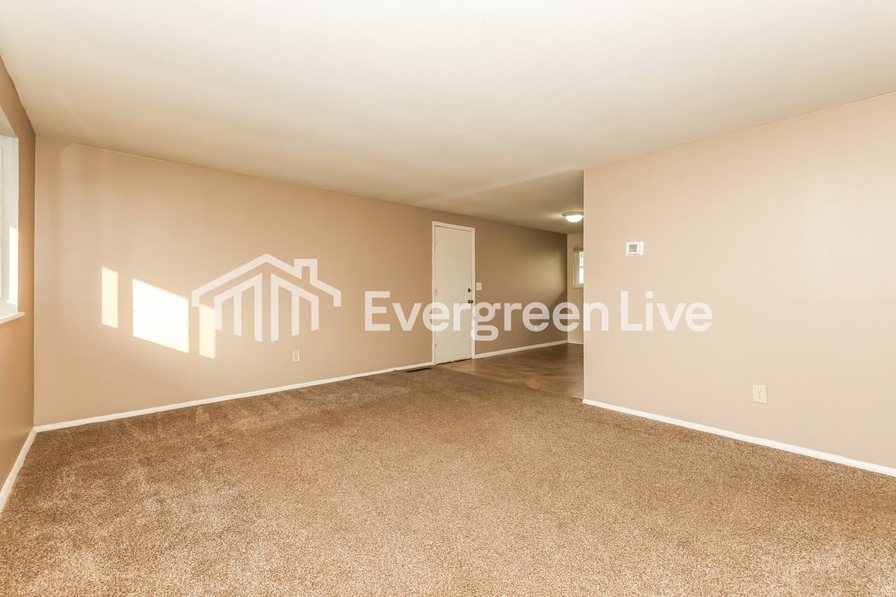 6712 Hubbard Dr - Photo 6 of 15