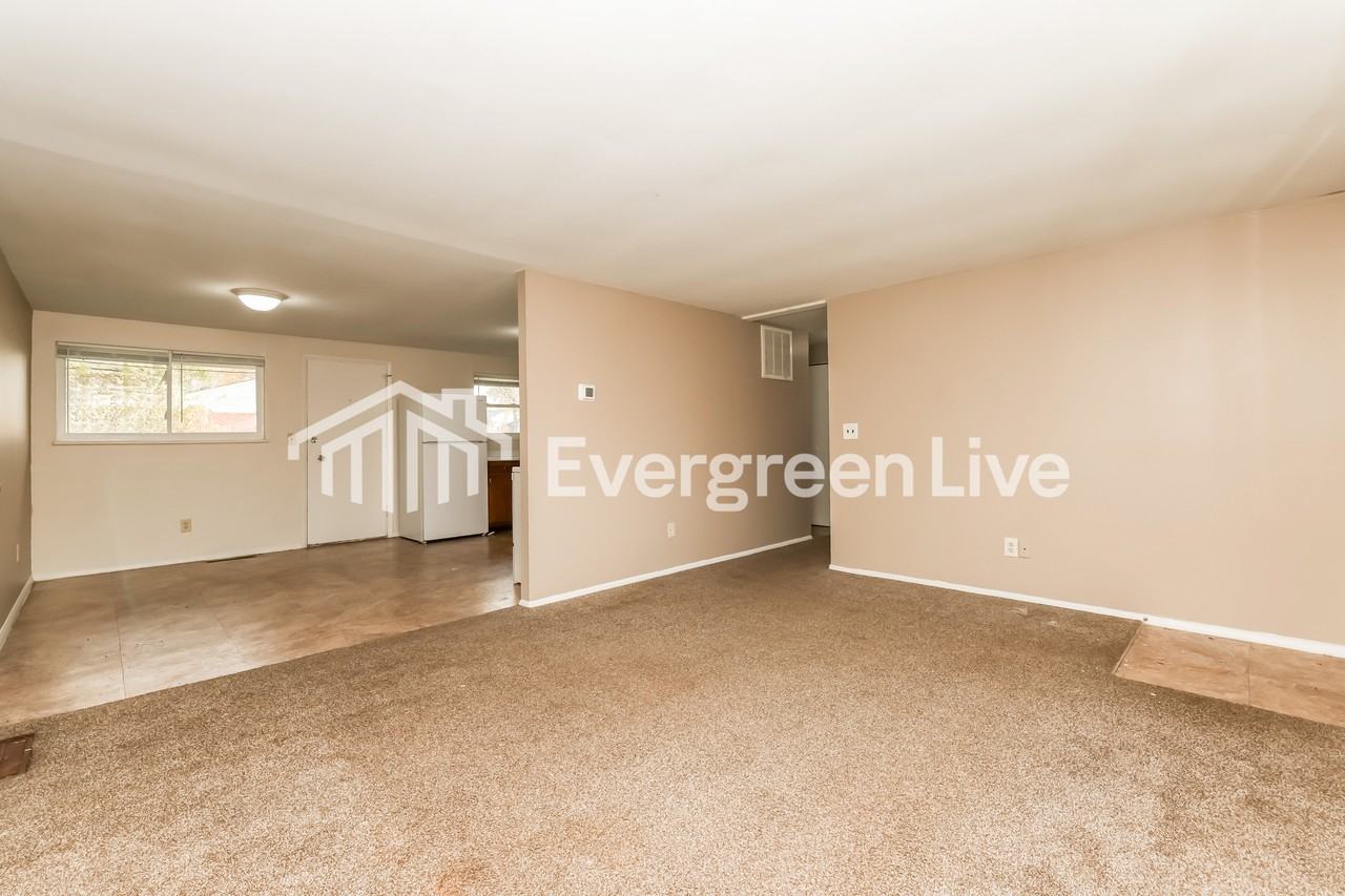 6712 Hubbard Dr - Photo 7 of 15