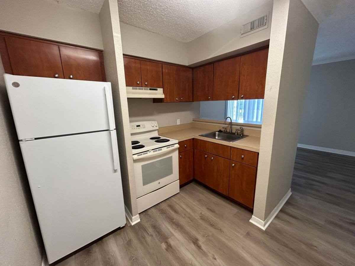 435 Wymore Rd #203 - Photo 5 of 10