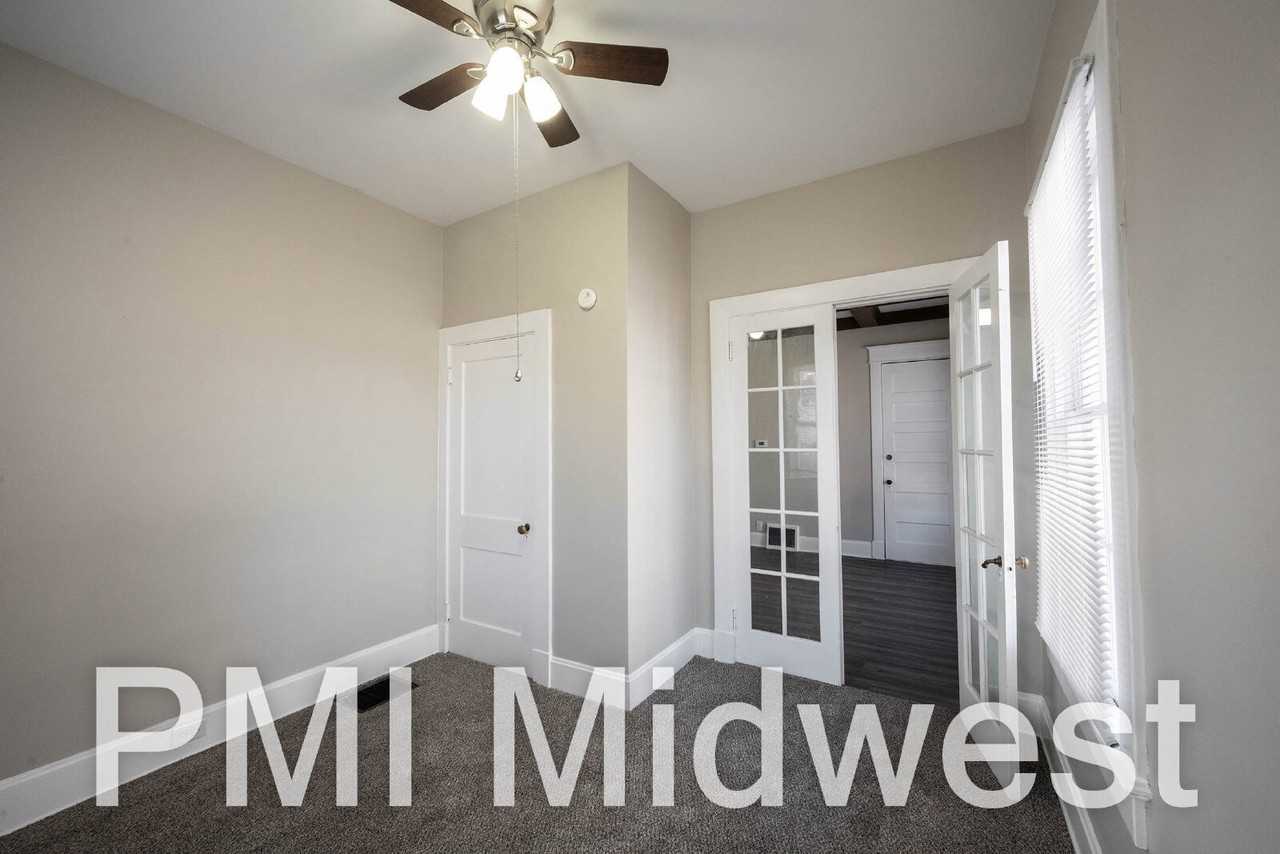 125 E 17th St Apt 1 - Photo 6 of 15