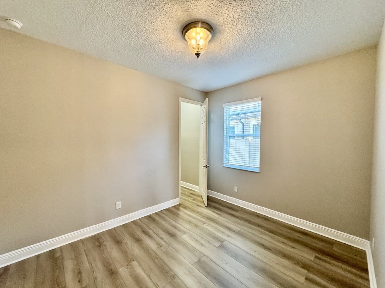 10738 Pleasant Knoll Dr - Photo 3 of 23