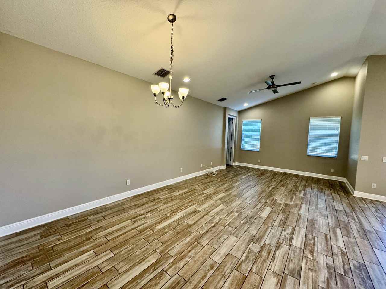 10738 Pleasant Knoll Dr - Photo 7 of 23