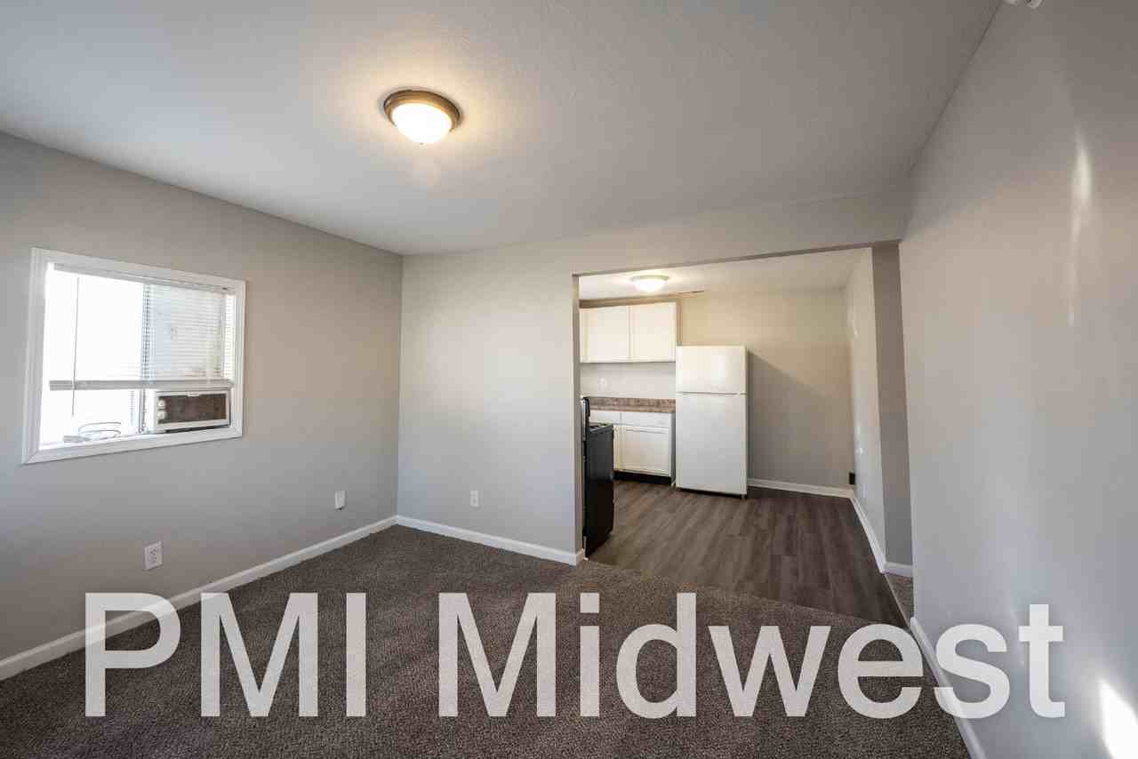 311 Harrison St - Photo 3 of 16