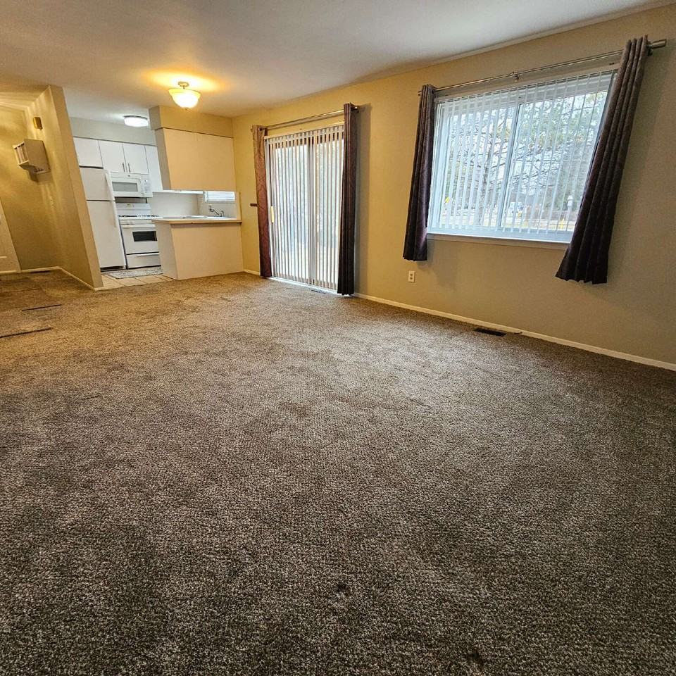 48498 Sugarbush Rd - Photo 4 of 14