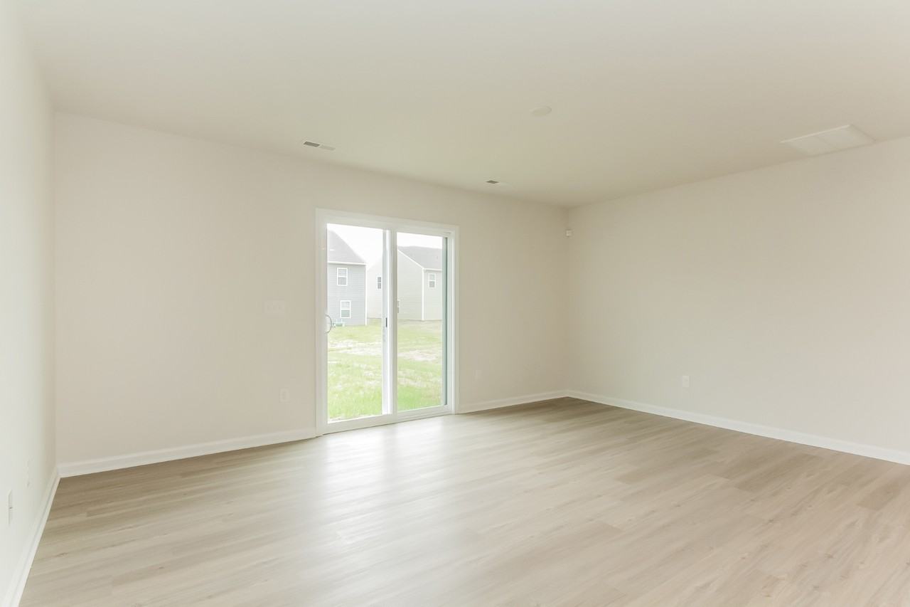 2801 Oldfield Dr - Photo 5 of 16