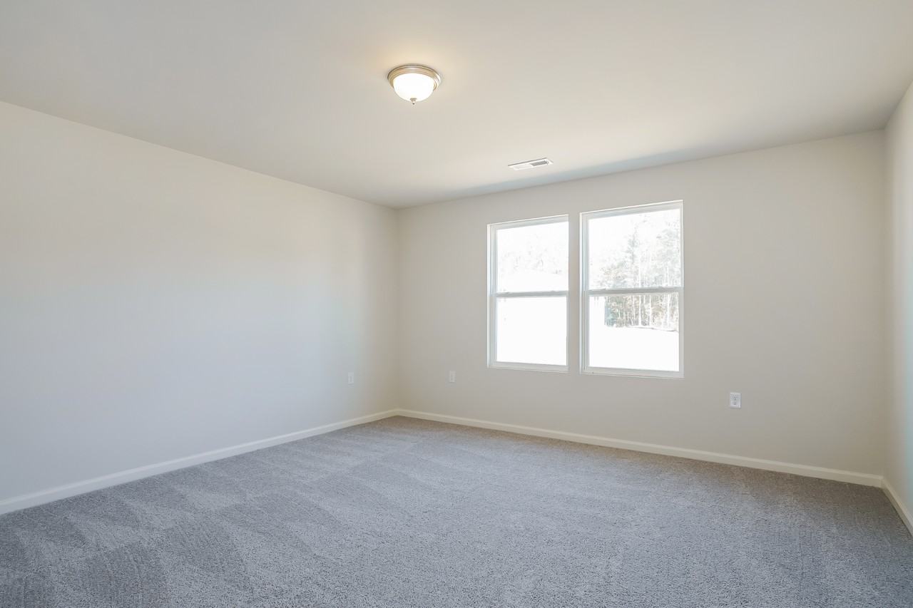 684 Savanac St Se - Photo 6 of 28