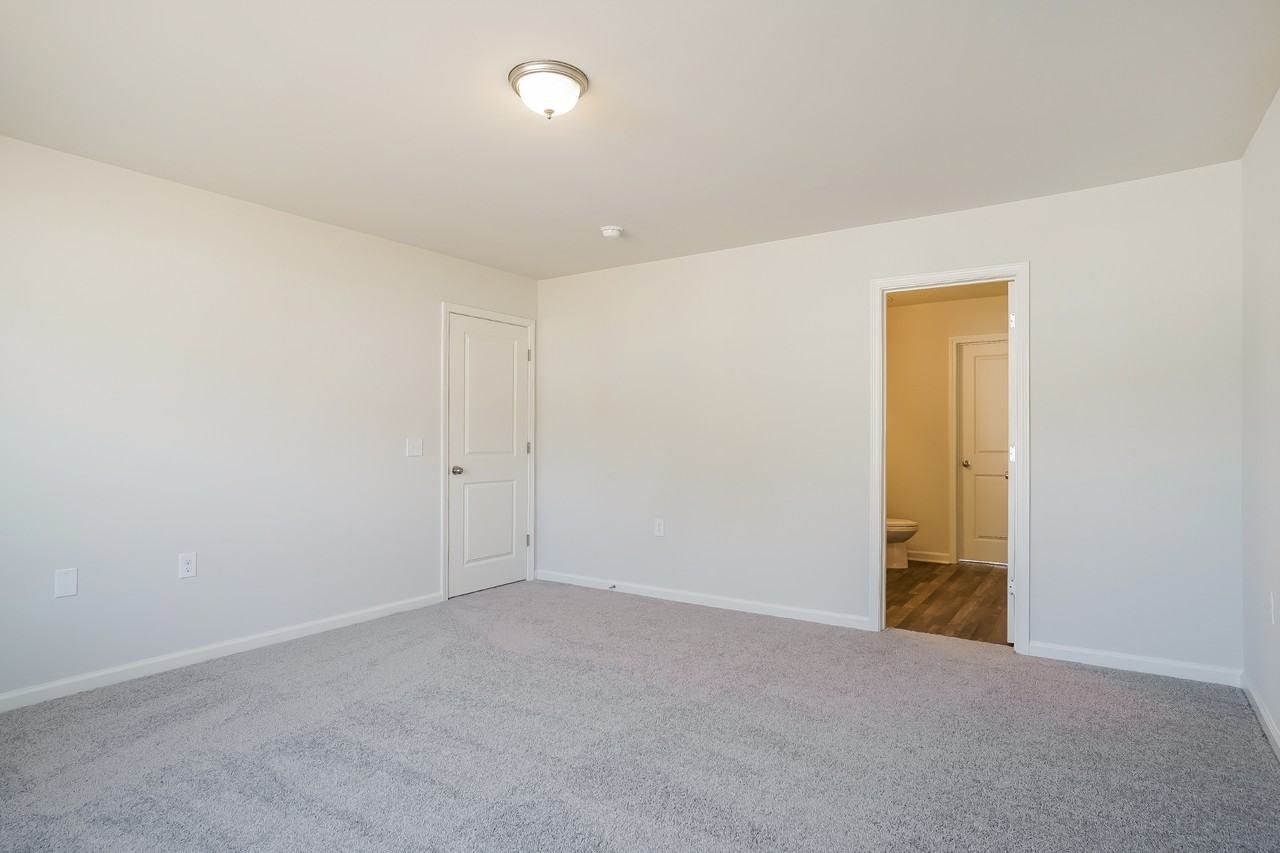 684 Savanac St Se - Photo 7 of 28