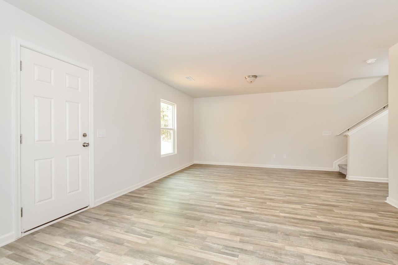 6405 Century Ln - Photo 6 of 15