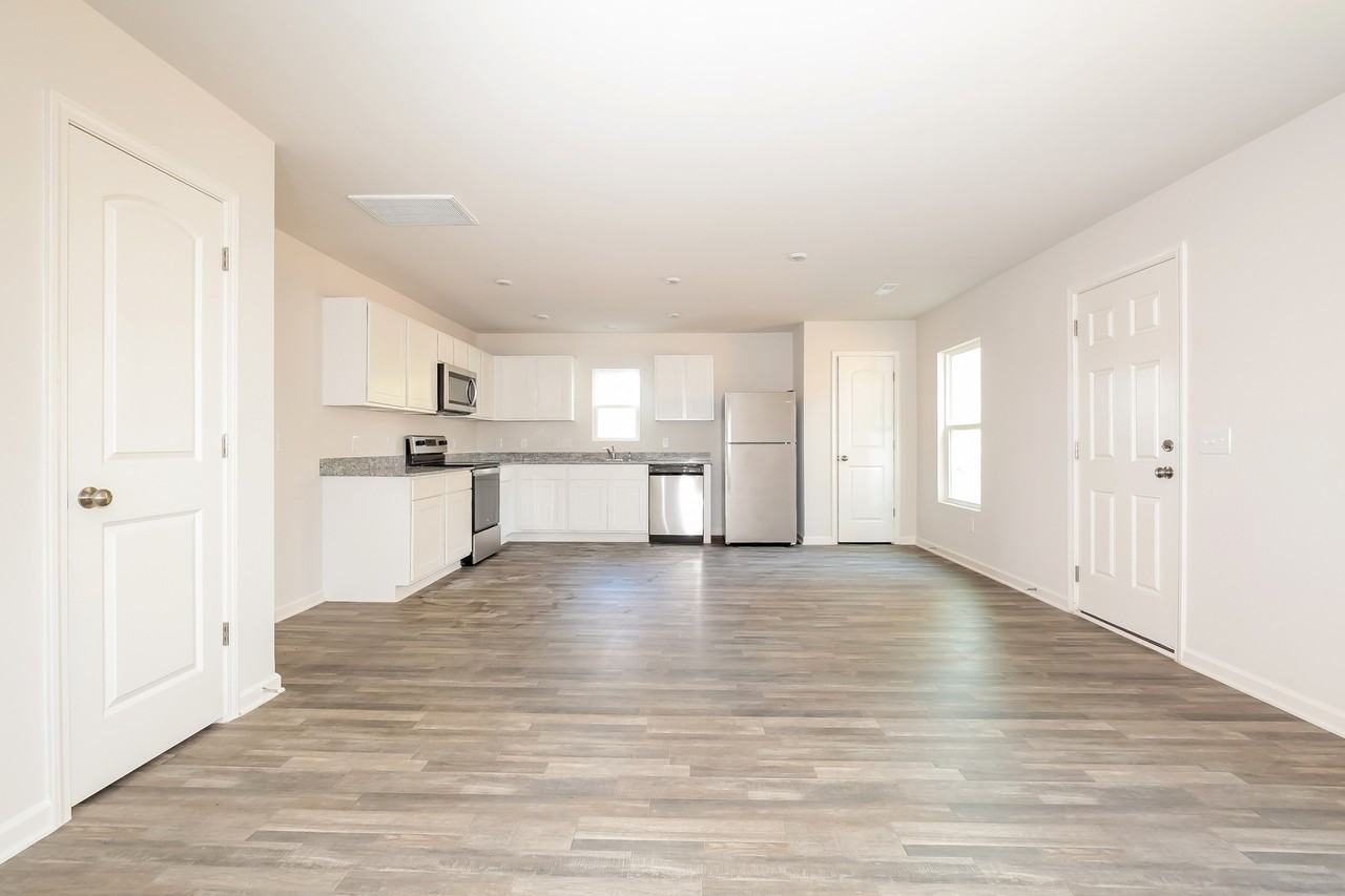 6405 Century Ln - Photo 7 of 15