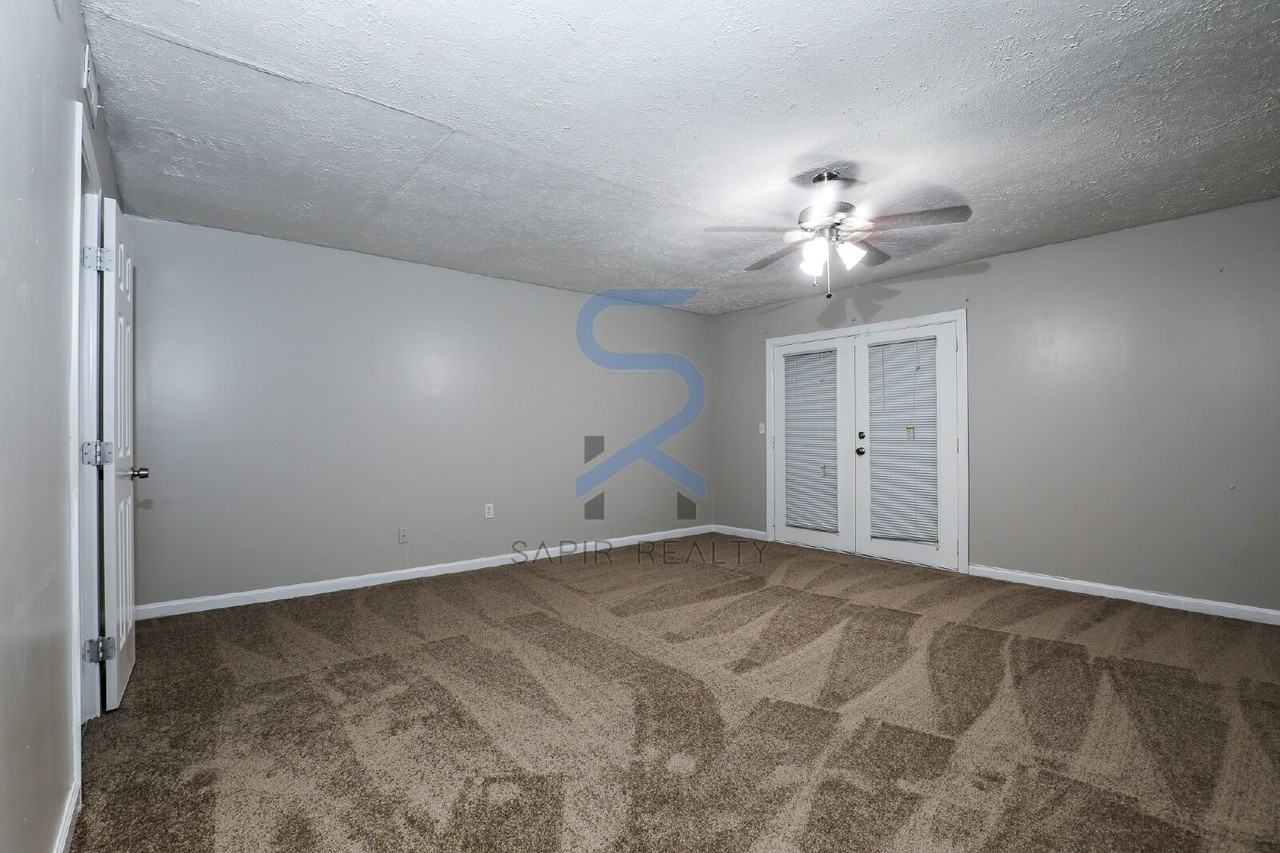 569 Utoy Cir Sw - Photo 2 of 21