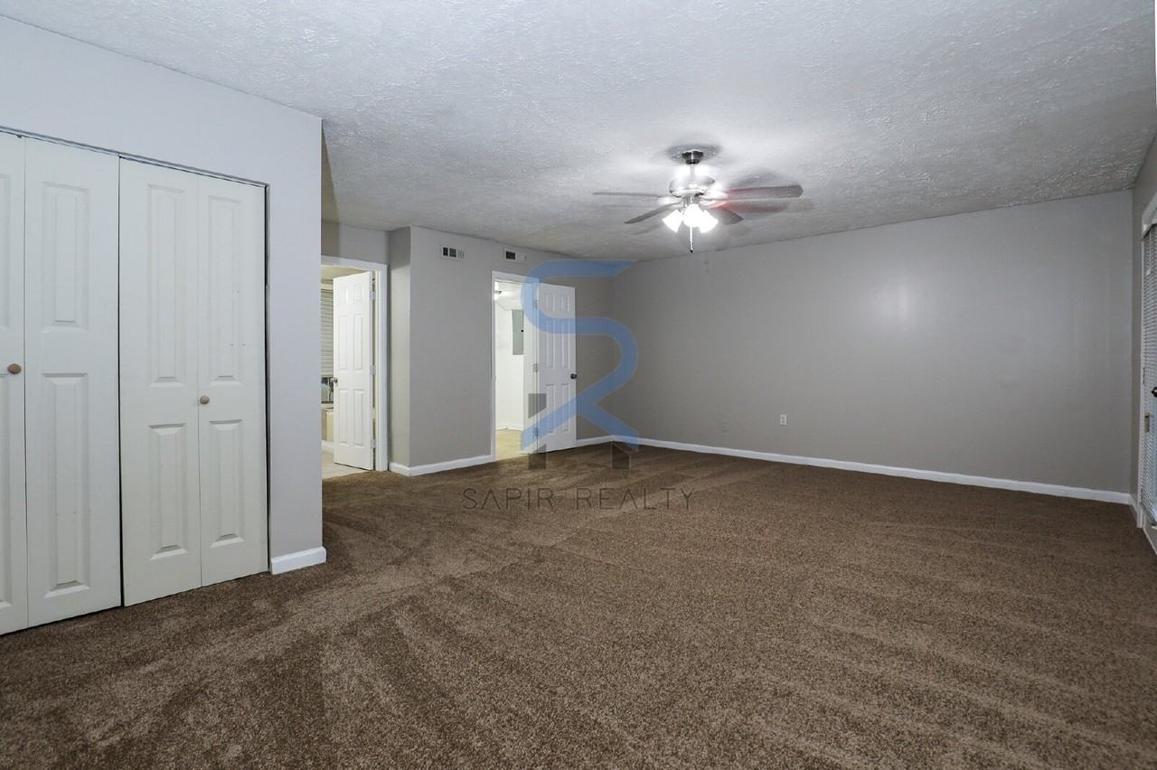 569 Utoy Cir Sw - Photo 3 of 21