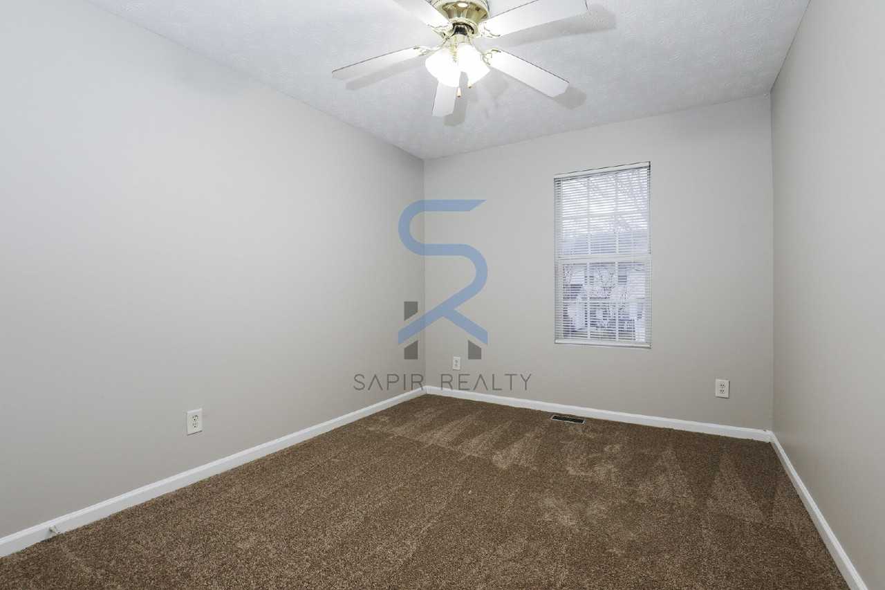 5896 Strathmoor Manor Cir - Photo 5 of 20