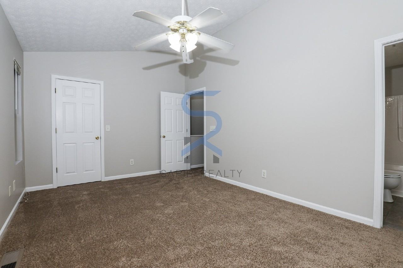 5896 Strathmoor Manor Cir - Photo 6 of 20