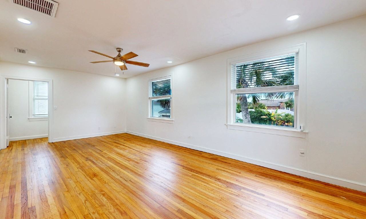 301 Pine St - Photo 6 of 27