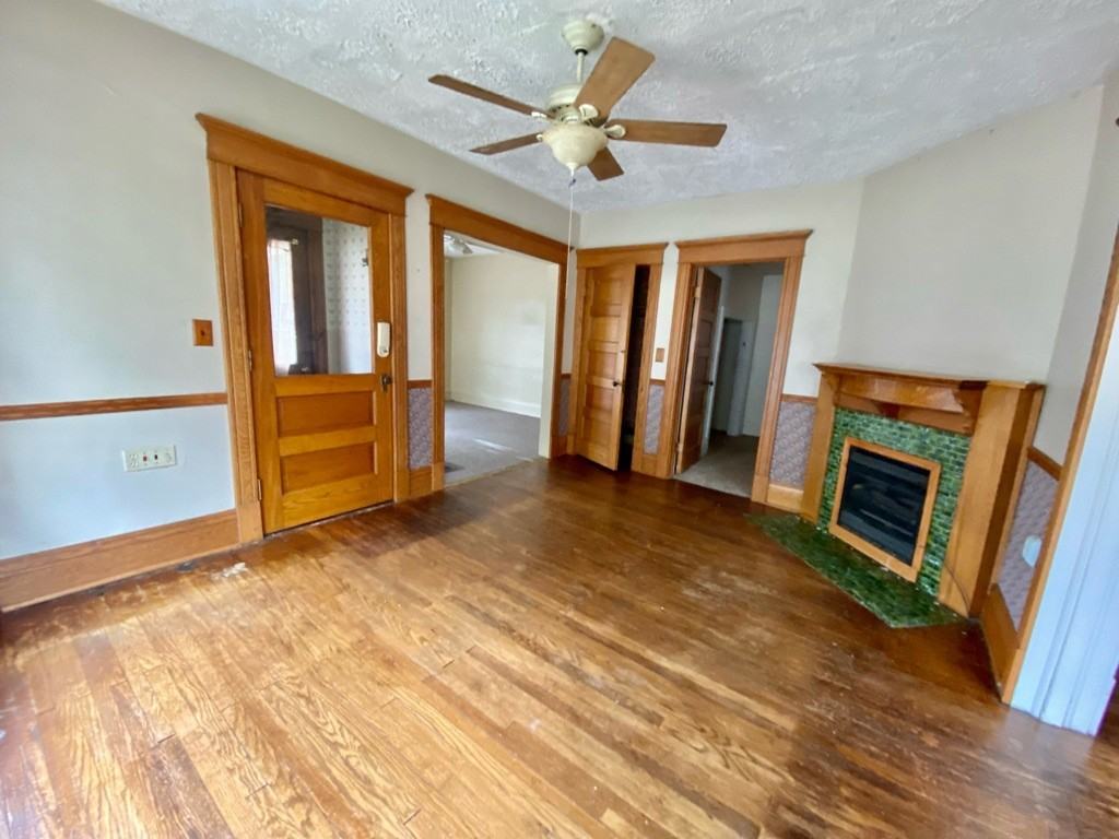 1061 W 8th St #1063 - Photo 4 of 10