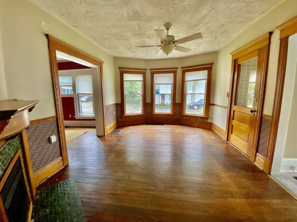 1061 W 8th St #1063 - Photo 7 of 10