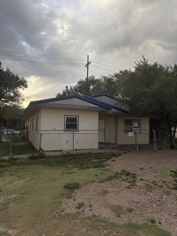 1801 S Buchanan St #B