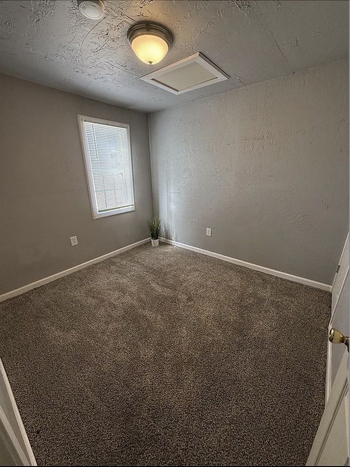 3811 Se 14th Ave - Photo 2 of 3