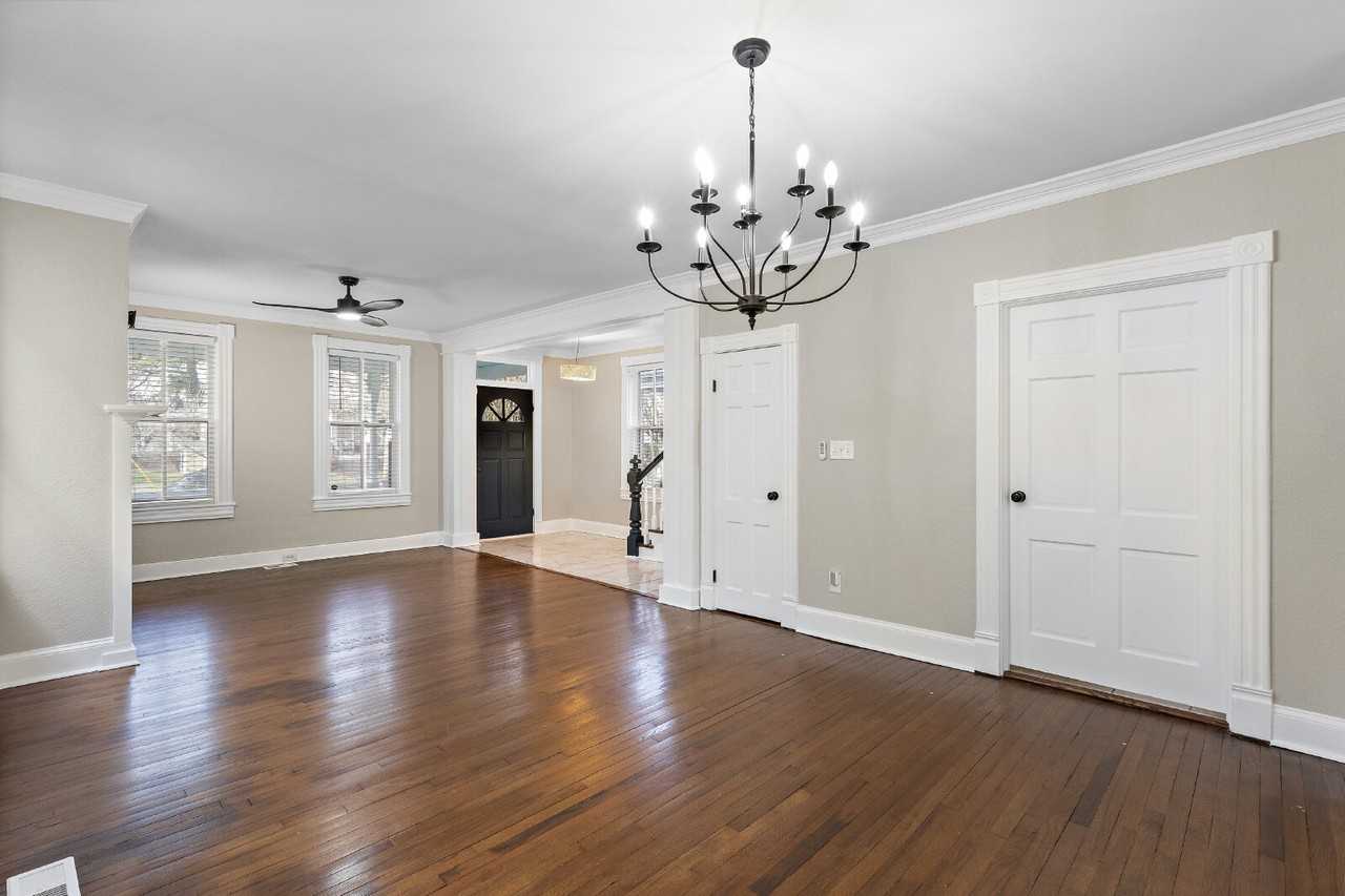 207 Florida Ave - Photo 2 of 11