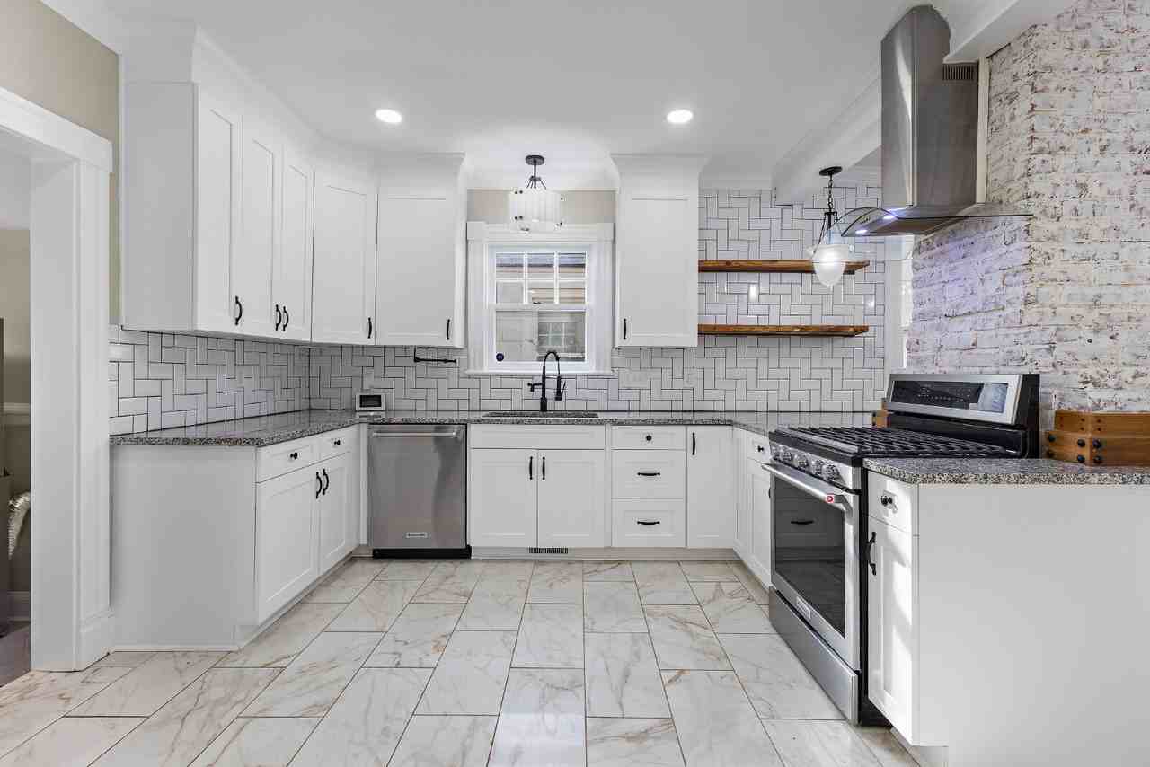 207 Florida Ave - Photo 4 of 11