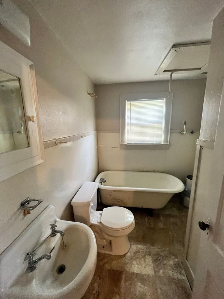 2106 Echols St - Photo 3 of 8