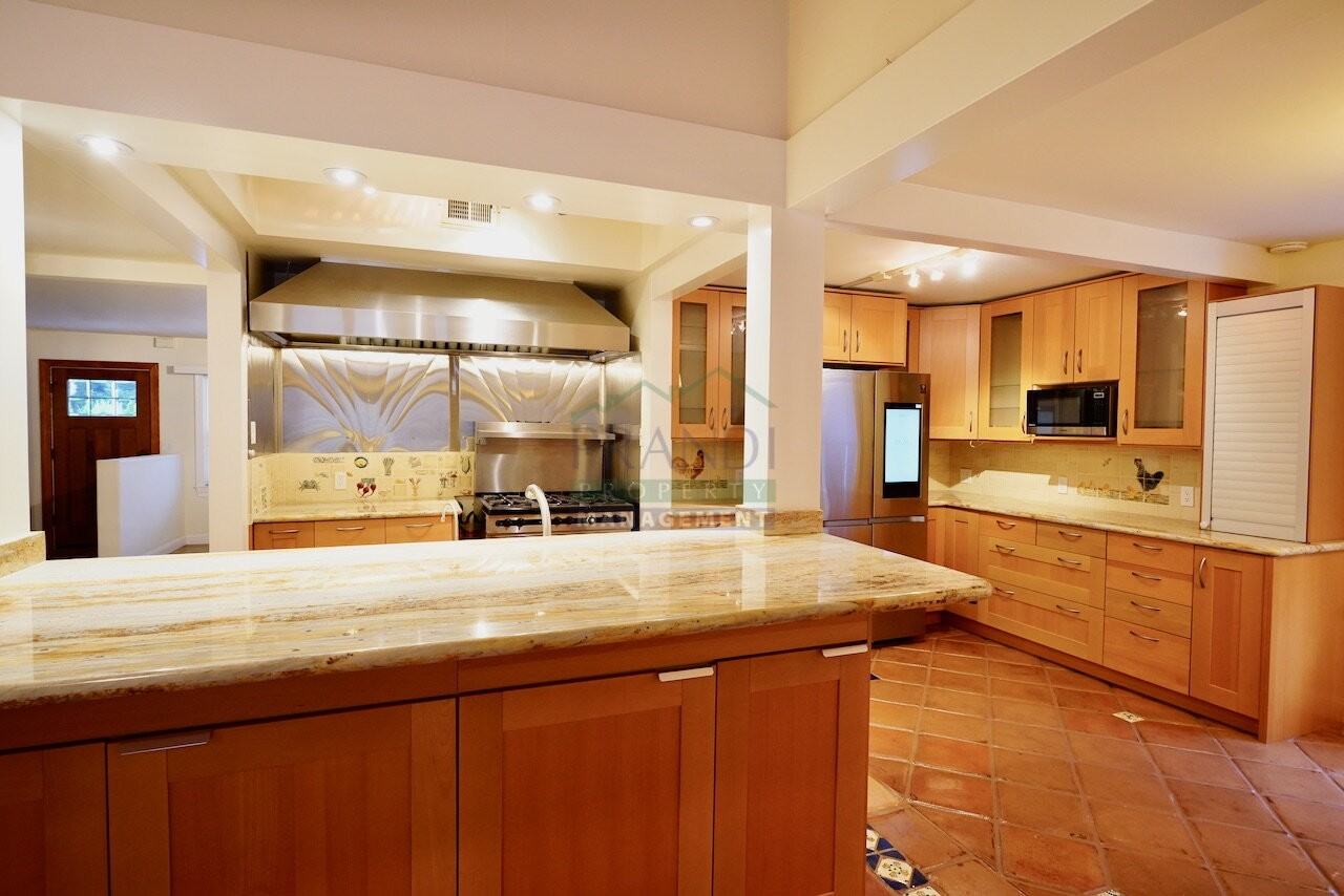 117 Union St - Photo 4 of 20