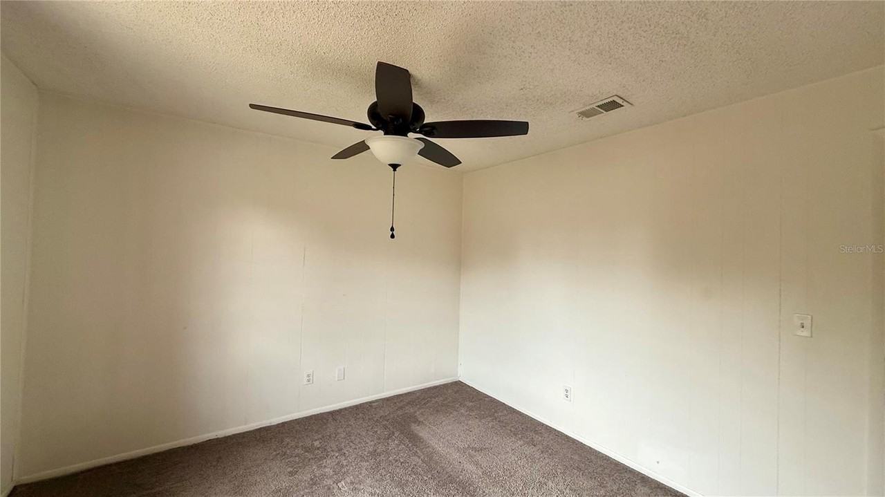 206 Century Blvd - Photo 7 of 11