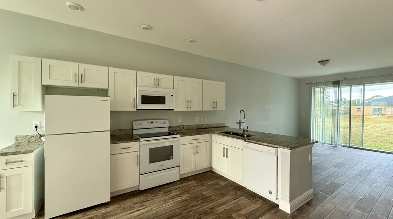 710 Leopard Ct - Photo 3 of 10