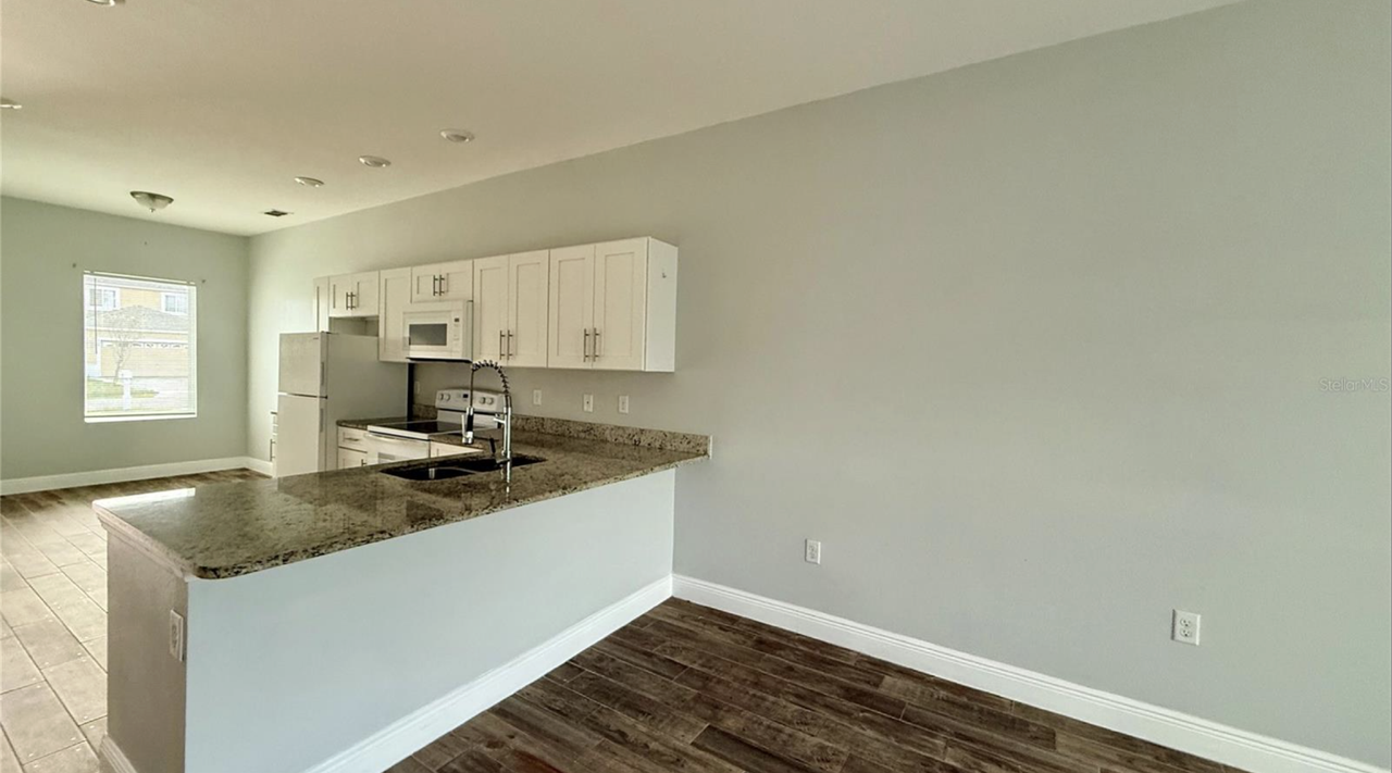 710 Leopard Ct - Photo 5 of 10