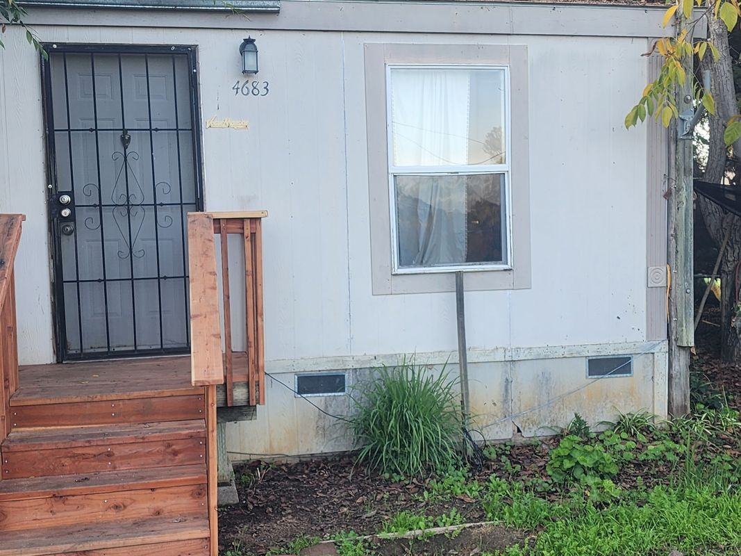 4683 Abernathy Rd - Photo 6 of 17