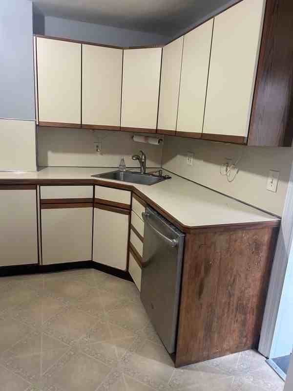 1924 Guernsey Ave - Photo 7 of 28