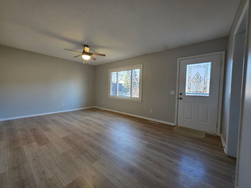 2138 E Arrowhead Cir - Photo 3 of 17