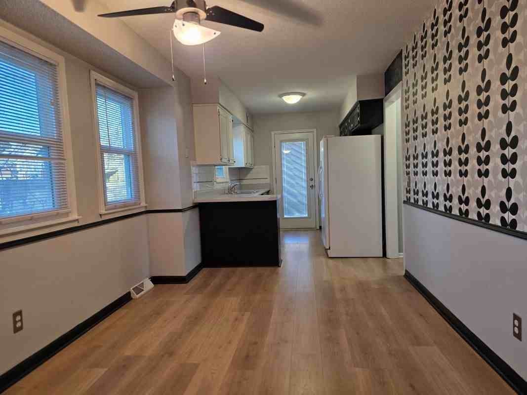 2138 E Arrowhead Cir - Photo 4 of 17