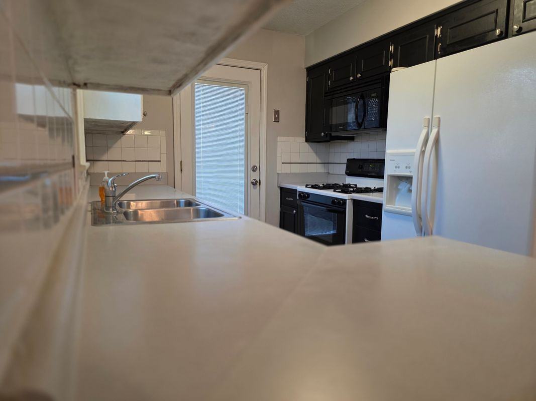 2138 E Arrowhead Cir - Photo 5 of 17