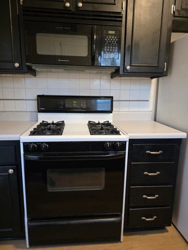 2138 E Arrowhead Cir - Photo 6 of 17