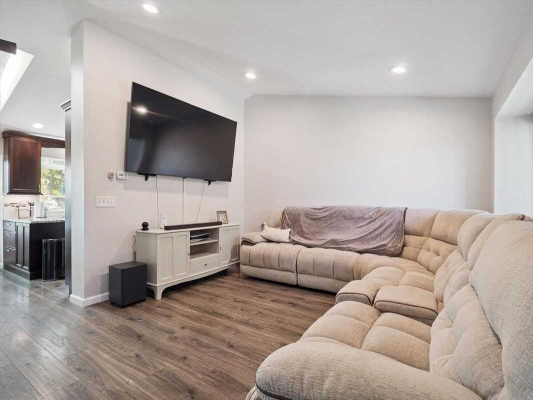 9274 W Friend Dr - Photo 3 of 20