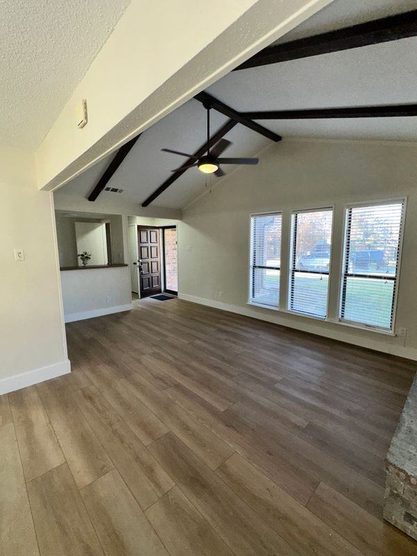 401 Willow Way - Photo 2 of 3