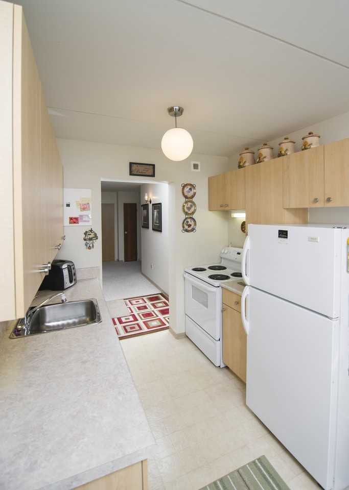 1075 Andrews Street - Photo 4 of 11