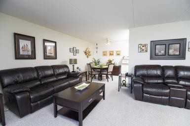 1075 Andrews Street - Photo 5 of 11