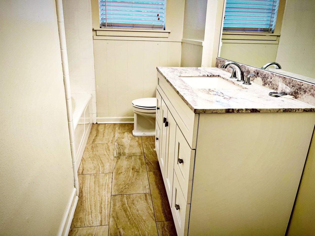 2823 Amy Ln - Photo 2 of 50