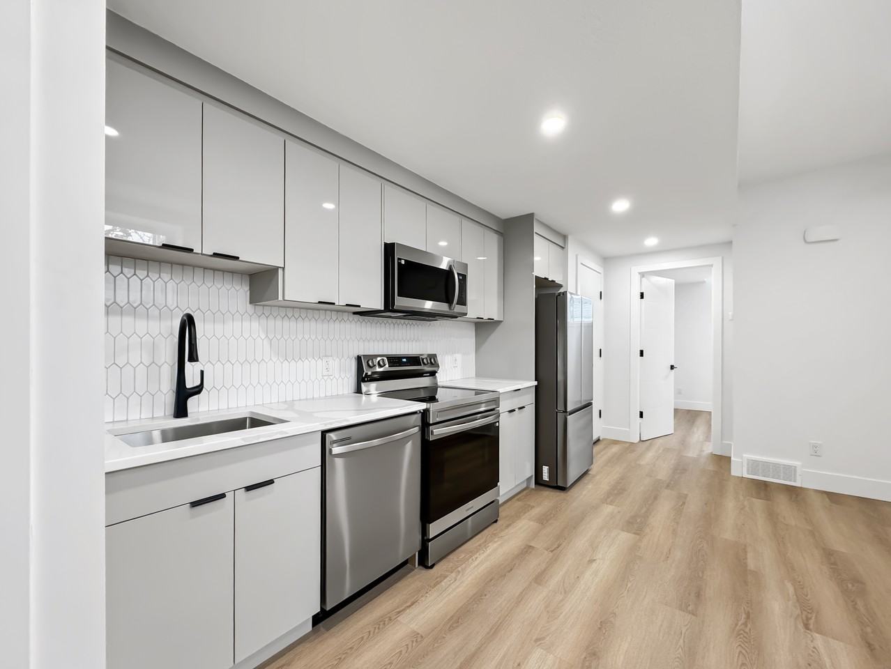 4100 17 Avenue Southwest - Photo 3 of 15