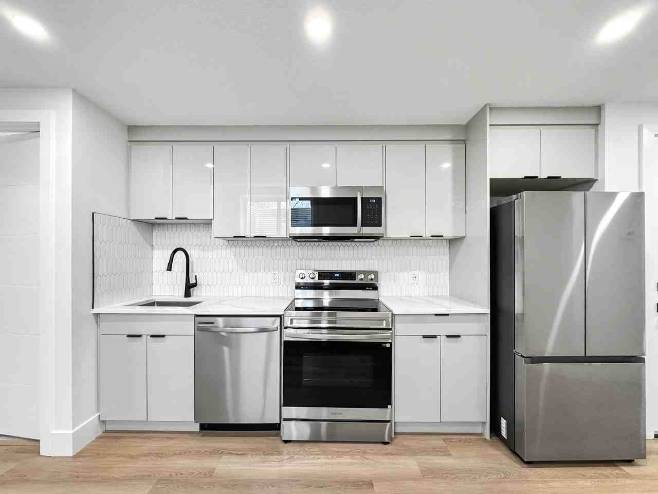 4100 17 Avenue Southwest - Photo 5 of 15