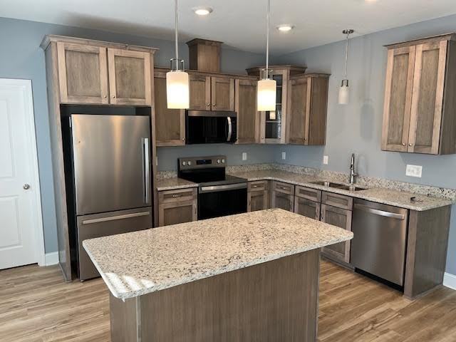 2512 Rolfe St - Photo 3 of 16