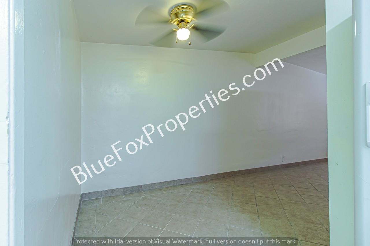 4825 E 23rd St - Photo 6 of 20