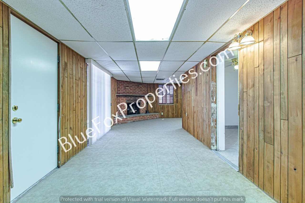 4825 E 23rd St - Photo 7 of 20