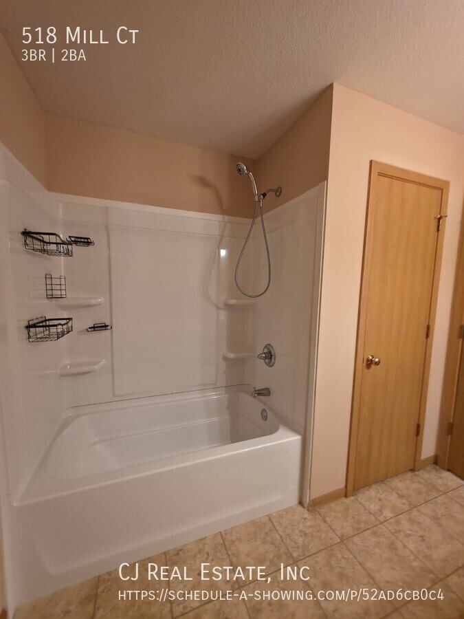 518 Nw Mill Ct - Photo 6 of 11